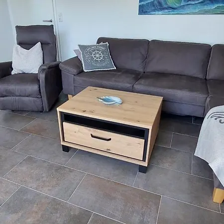 Henning Apartment *